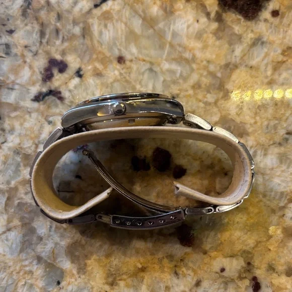 Seiko 5 Automatic Watch Black Dial with Silver Bracelet. - Picture 3 of 5